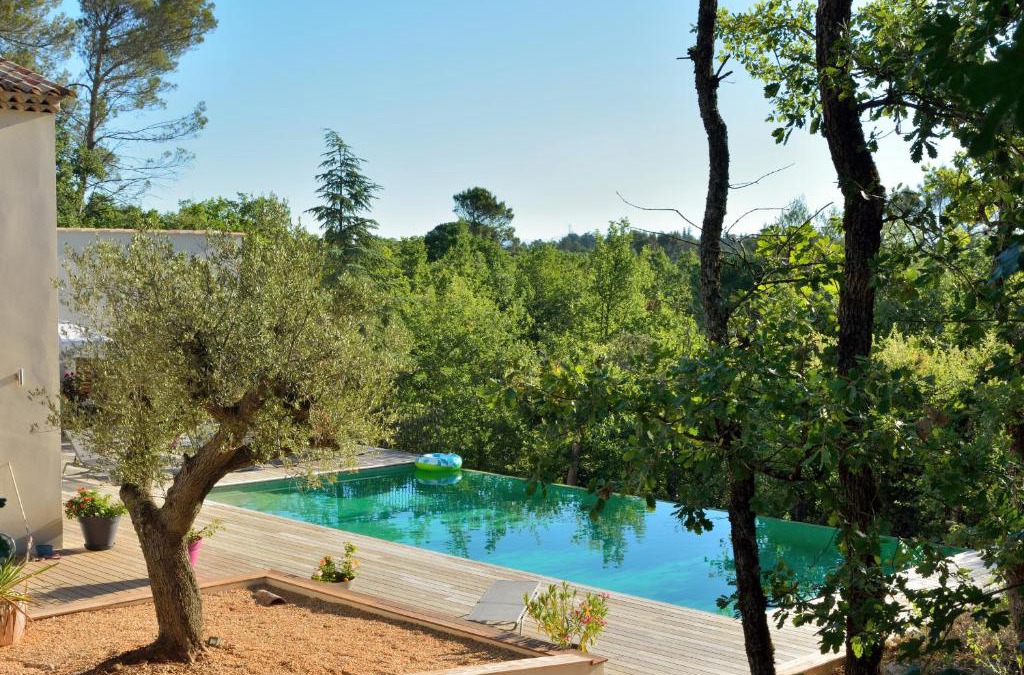 Saint-Maximin-la-Sainte-Baume Bed & Breakfast | Sous les oliviers - Jacuzzi - Studios de standing tout-équipés
