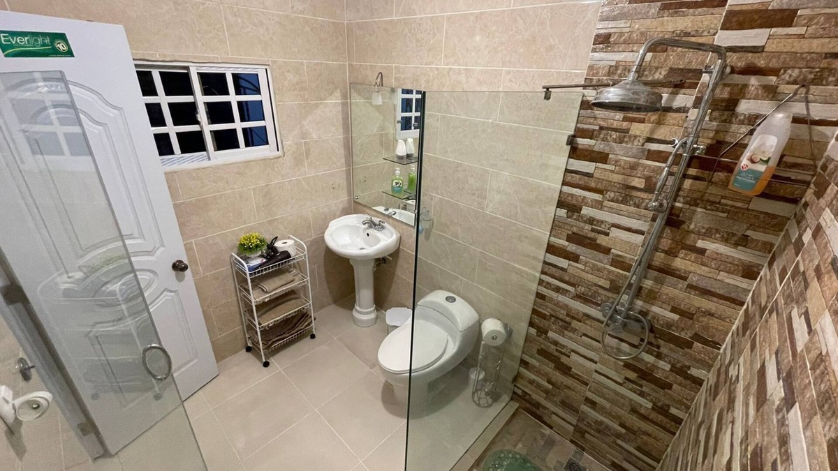 Barahona House | South Bay, Barahona