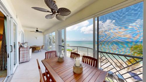 Seven Mile Beach Apartment | South Bay Beach Club #16 - 4 Bedroom 4 Bathroom Unit