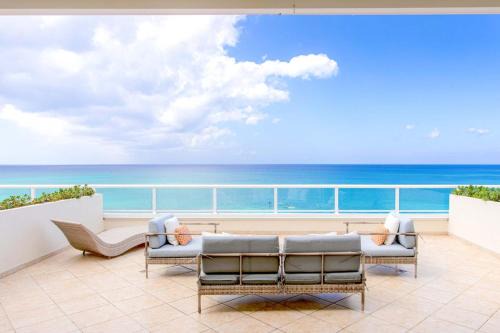 Seven Mile Beach Apartment | South Bay Beach Club #28