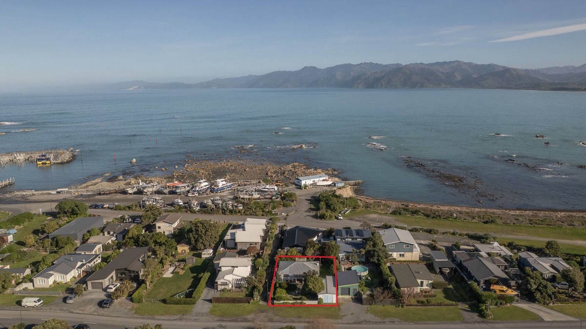 South Bay House | South Bay | Classic Kiwi Bach | Close to Beach - KK48126