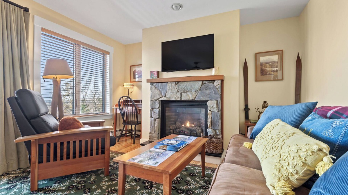 Rangeley Condo | South Branch Condo 11-1 - Cute and cozy ski in/ski out condo at Saddleback