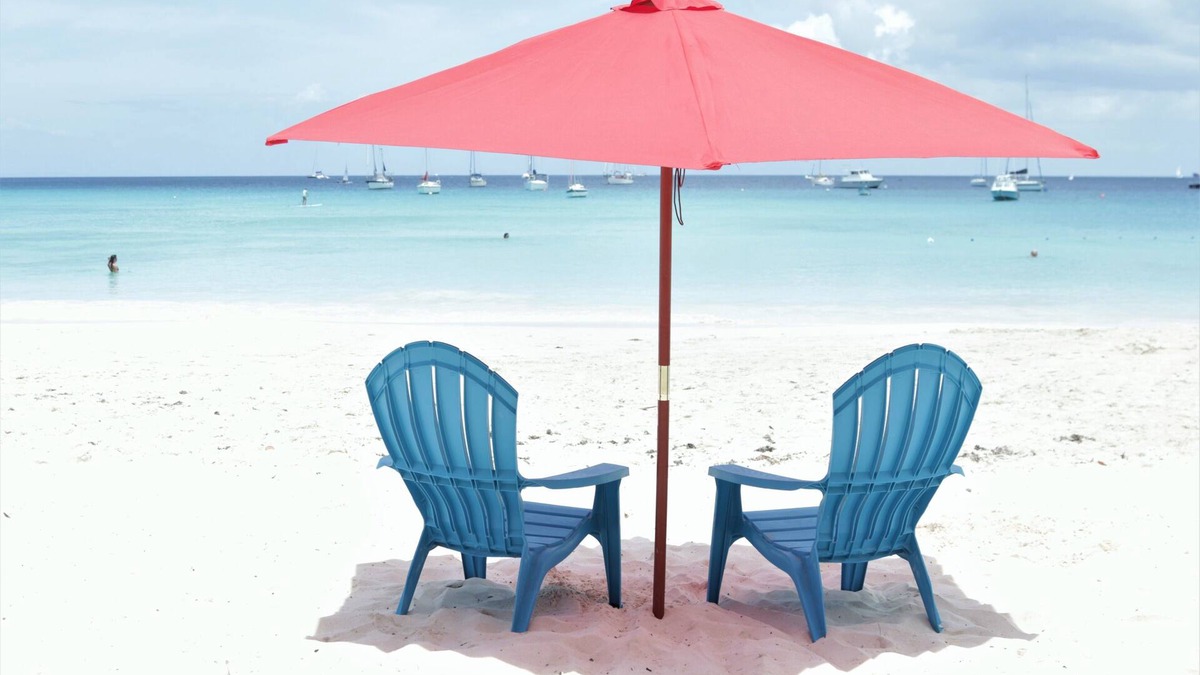 Blue Waters Condo | South Coast Spacious 2 Bedroom Condo, 5 mins walk from Accra/Rockley Beach