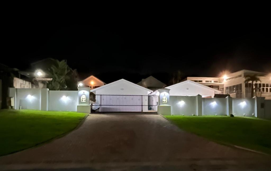 Manaba Beach Apartment | South Coast Splendour Holidays