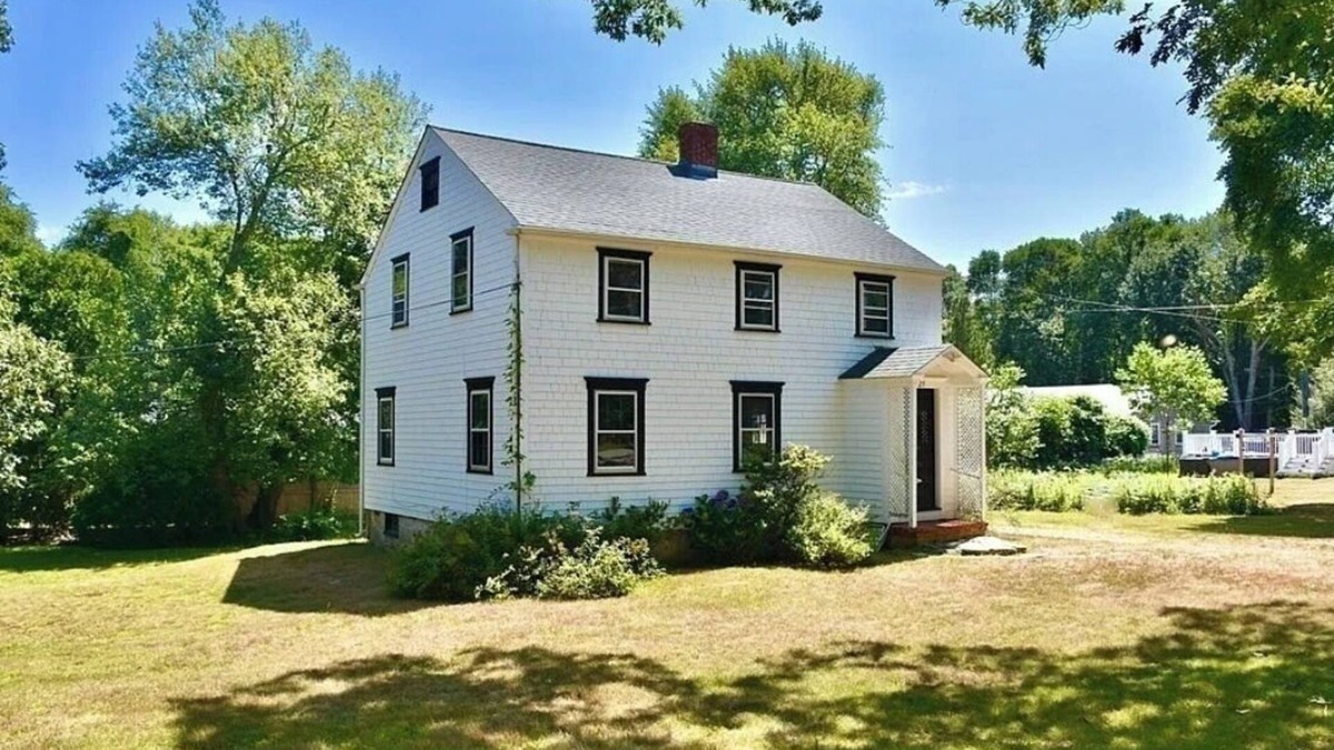 Dartmouth House | South Dartmouth Vacation Rental Home - Half Mile to Padanaram Village