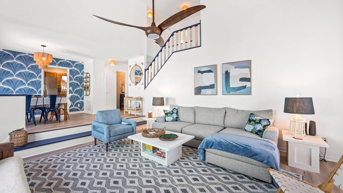 South End House | South end single family home located steps from the ocean and sound!