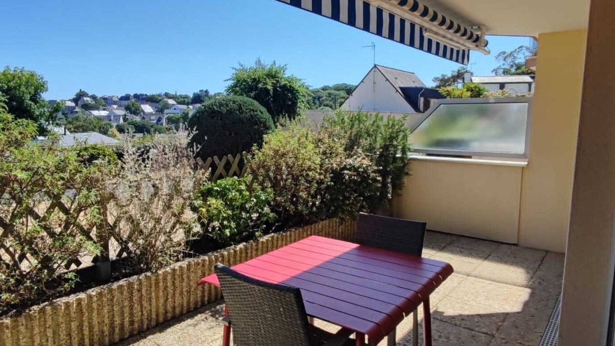 Saint-Cast-le-Guildo Apartment | South-facing T2 apartment 400 m from the main beach.