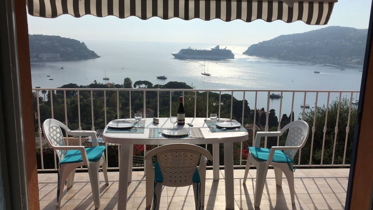 Villefranche-sur-Mer Apartment | South facing apartment and terrace with breathtaking view on the sea