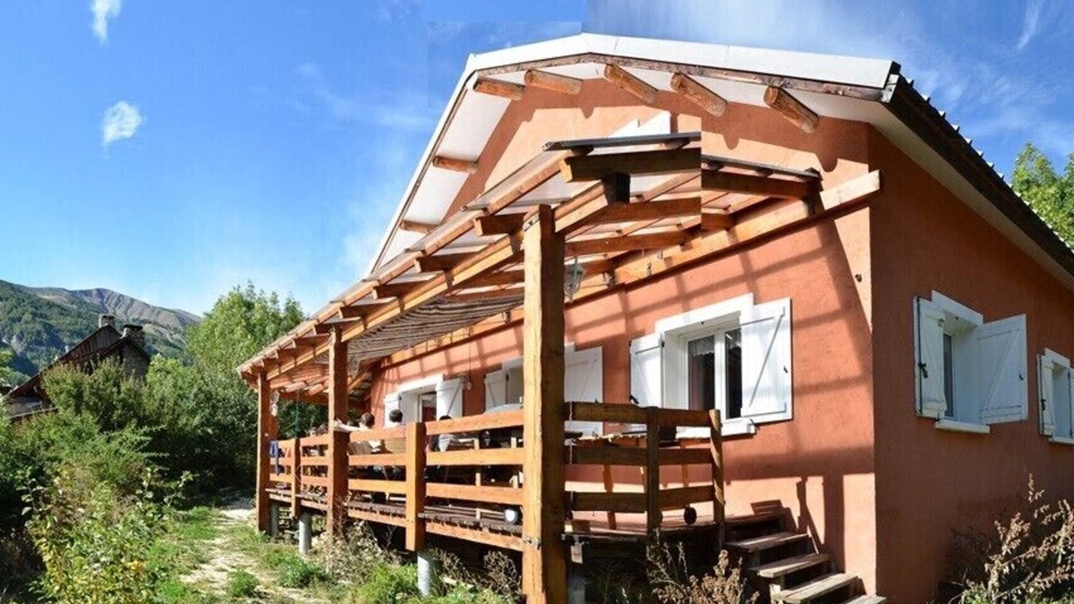 Colmars Ski Chalet | South facing chalet in the Mercantour park