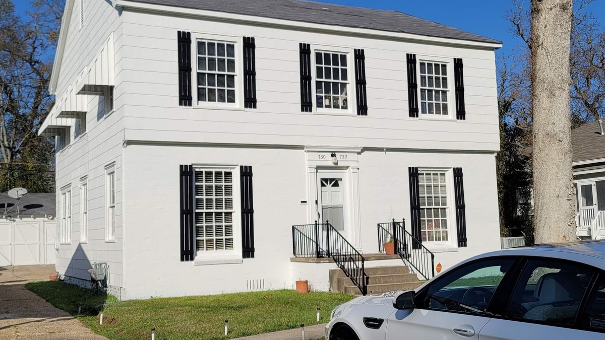 Caddo Heights-South Highlands Apartment | South Highland's Modern Old School 98 year old home updated with all charm left!