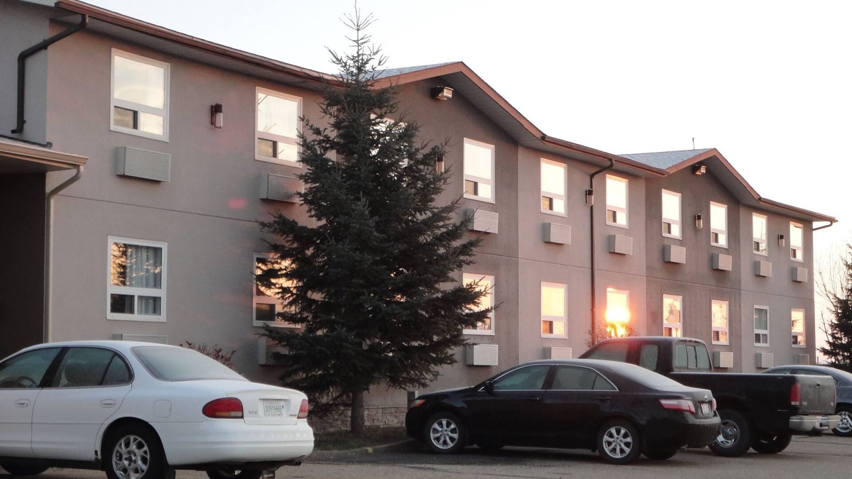Red Deer Hotel | South Hill Motor Inn