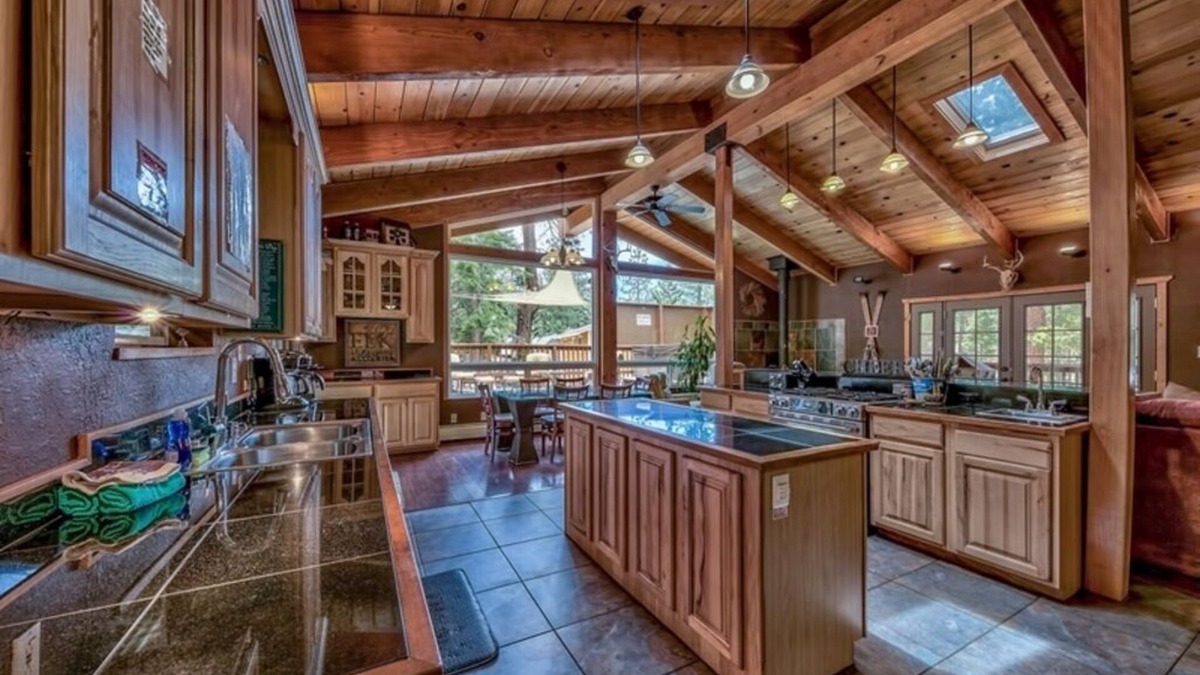 Mesa Vista House | South Lake Tahoe Cabin