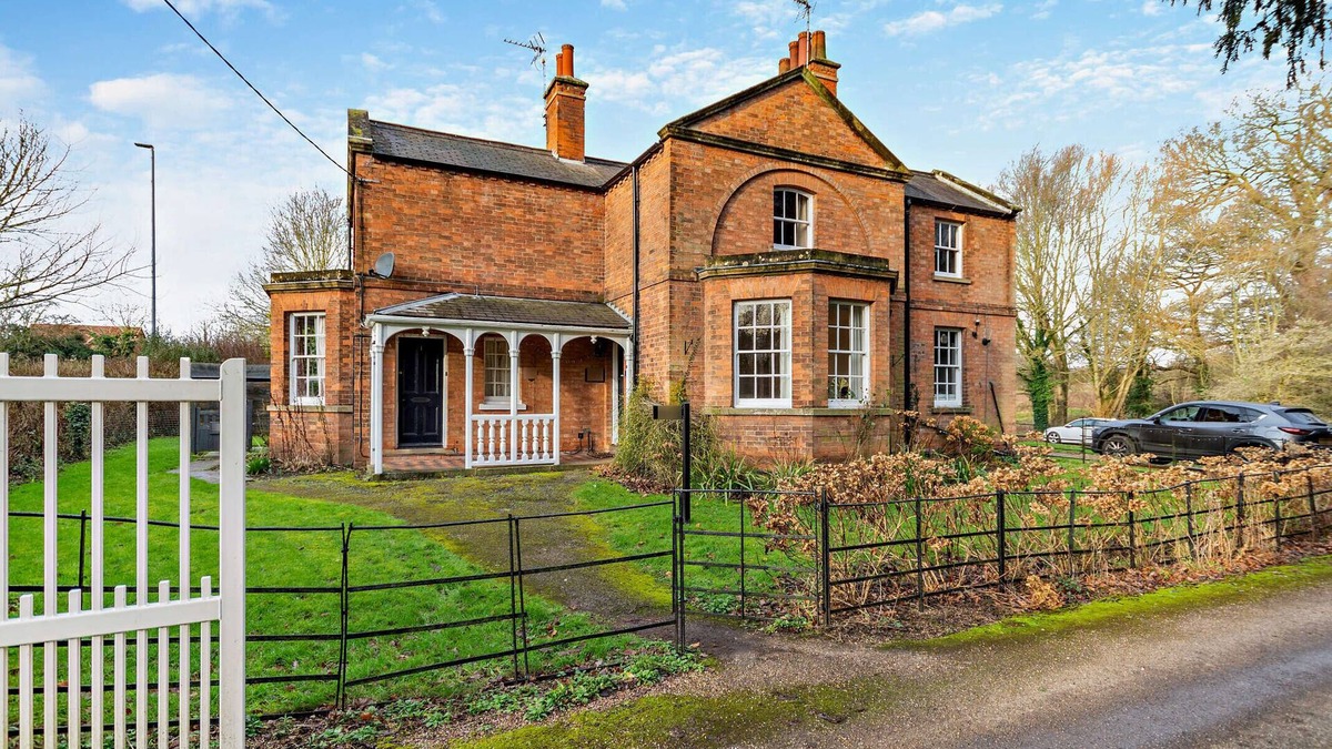 Southwell House | South Lodge Cottage - Southwell