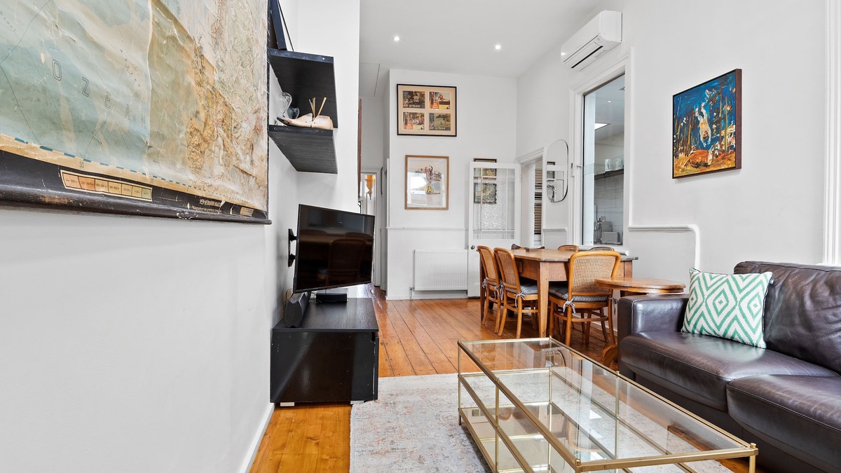 South Melbourne House | South Melbourne terrace .Short walk to Grand Prix,CBD and Tram.
