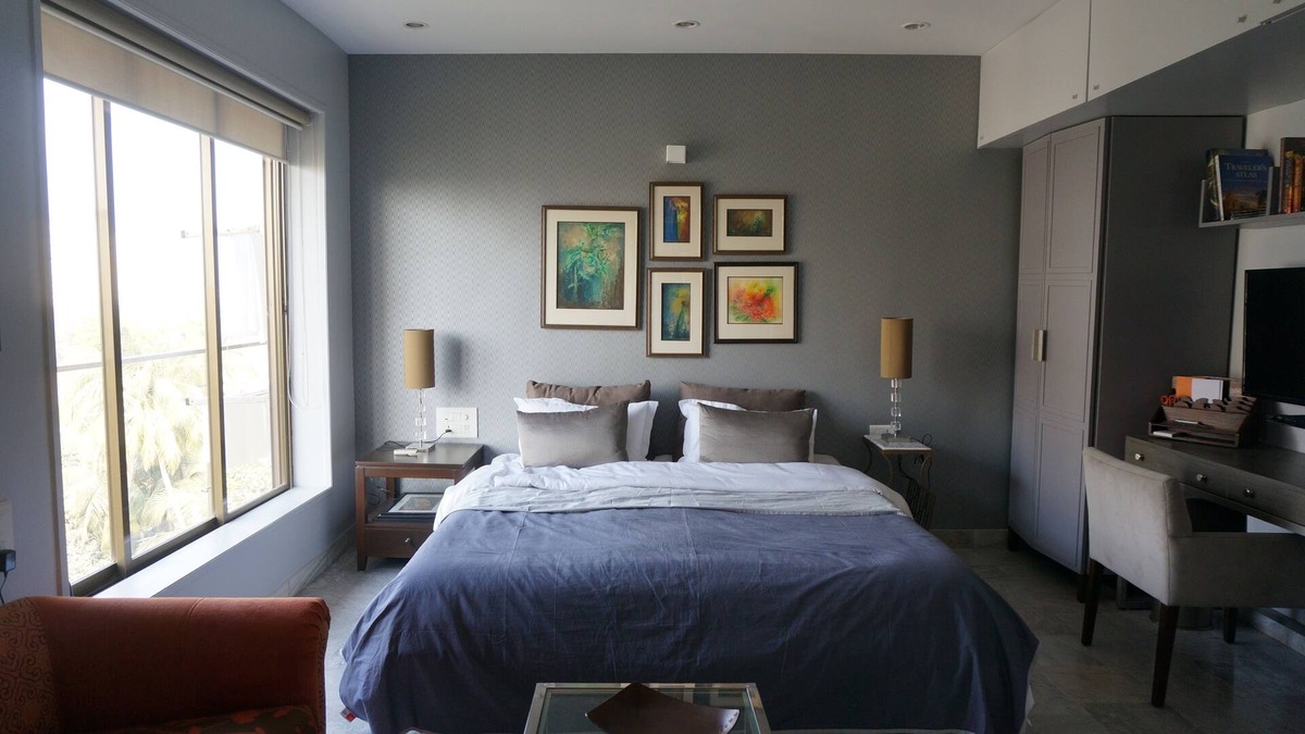 Azad Maidan Bed & Breakfast | South Mumbai airy bedroom in a beautiful location