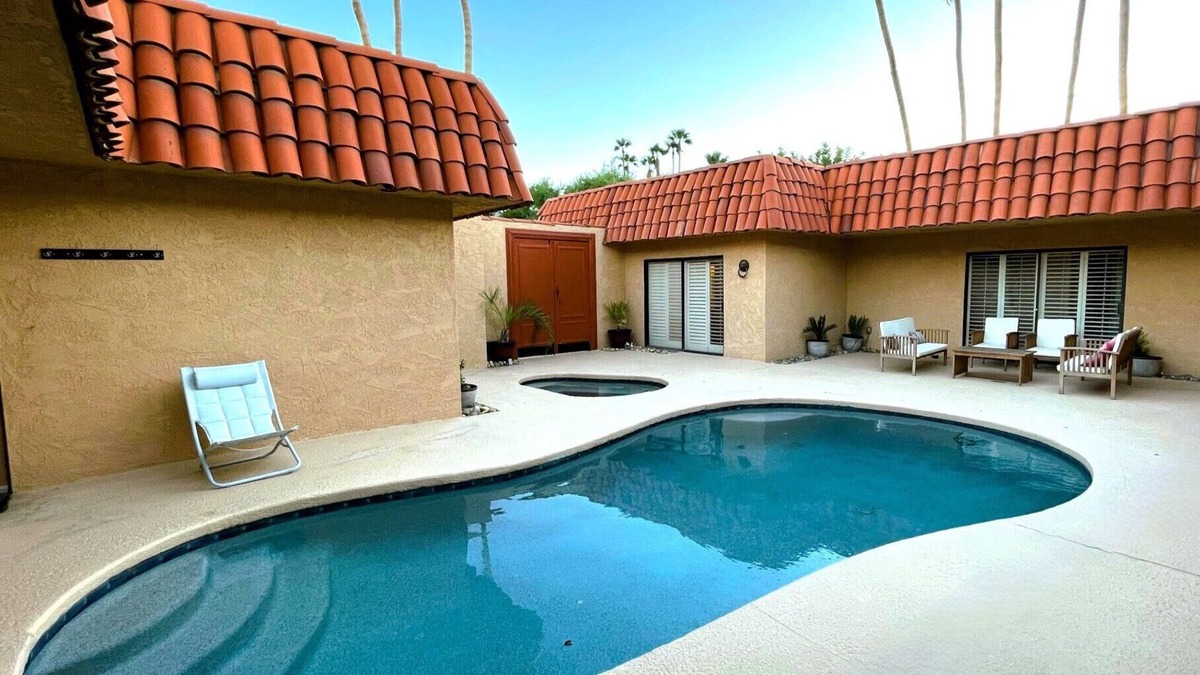 Palm Desert House | South Palm Desert Oasis – 3bdrm+ Home w/Private Pool & Spa by El Paseo!