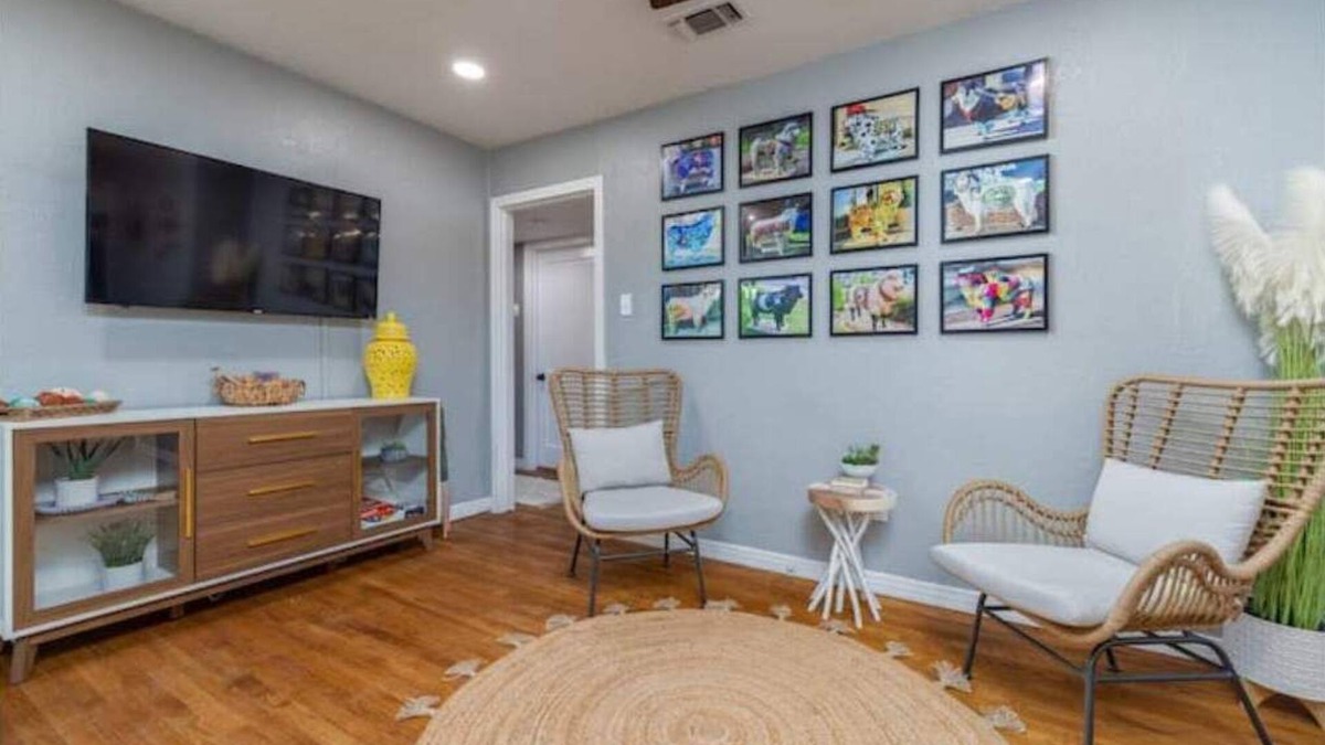 San Angelo House | South Park Stunner