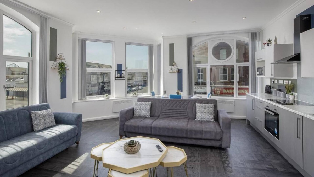 South Shore Apartment | South Pier Apartment 4 by Sasco