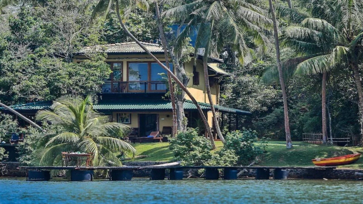 Kathaluwa Cottage | South Point Cottage- 3 bedroom stunning lake front property. Ideal for family.