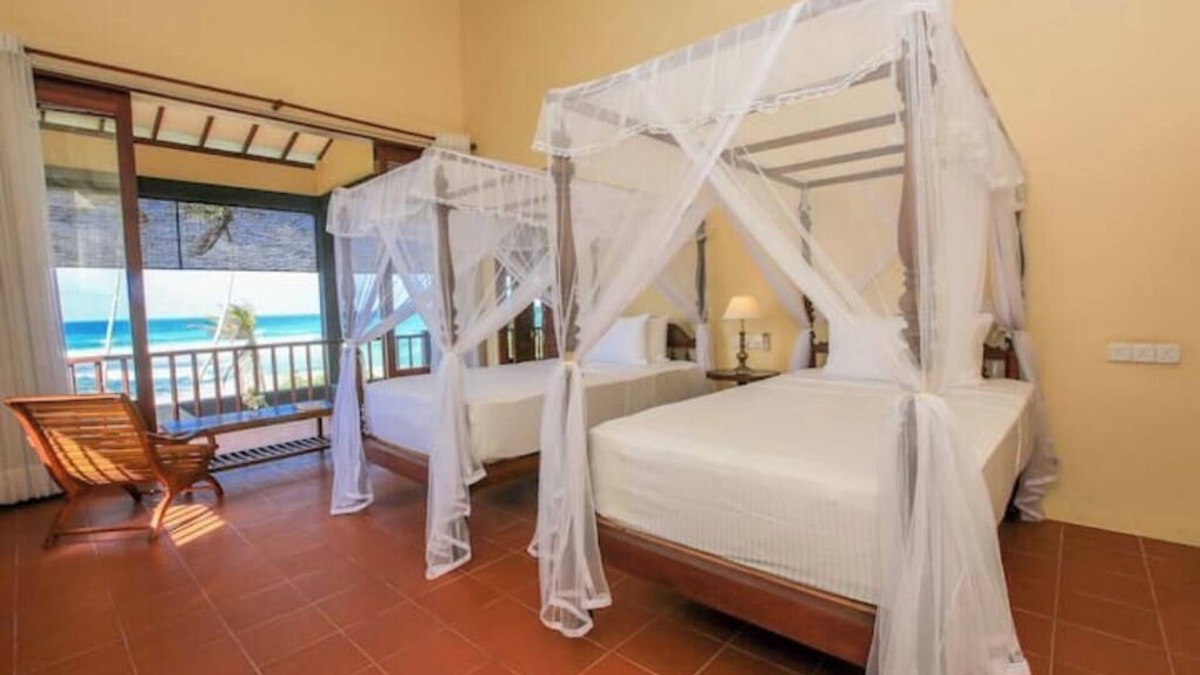 Kathaluwa Villa | South Point Ocean - 8 bedroom Luxury Beach Villa