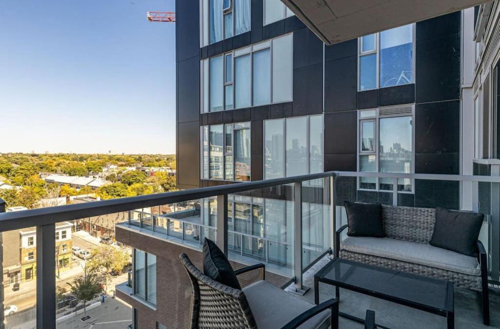 Riverside House | South Riverdale Suite with High speed WiFi and Balcony