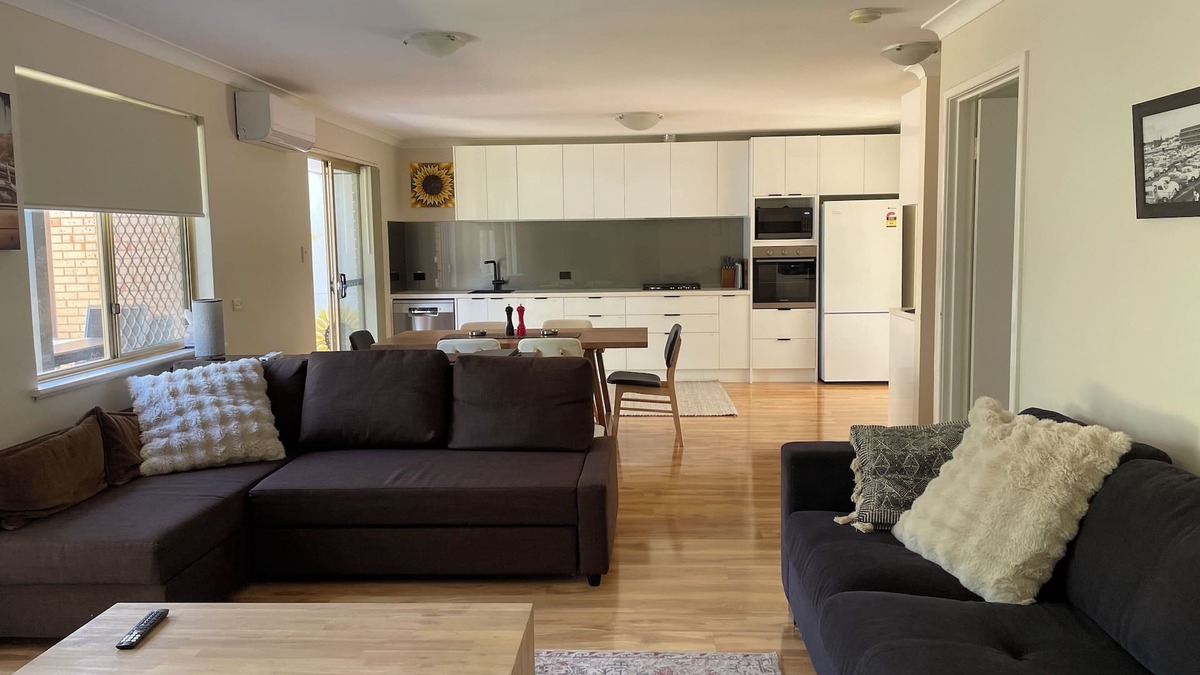 Scarborough Villa | South Scarborough 2 bedroom villa in a quiet group of 3. Park at your doorfront