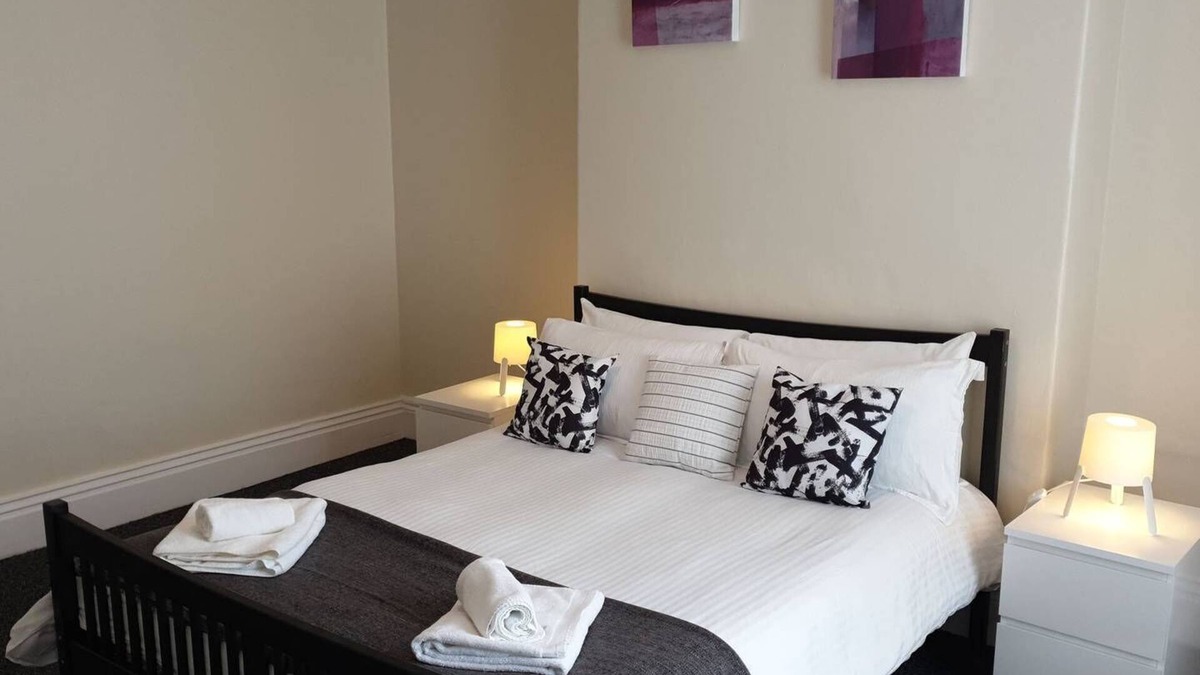 South Shields House | South Shield's Hidden Gem Amethyst 3 Bedroom House