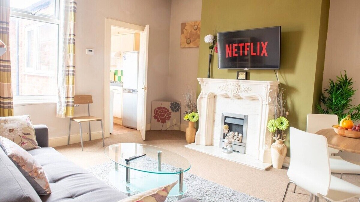 South Shields Apartment | South Shields Metro is less than 10 min walk away