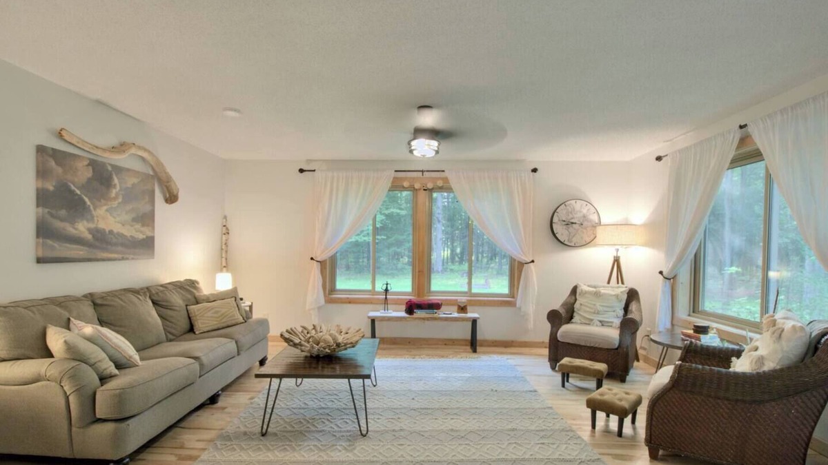 Herbster House | South Shore Chalet | Comfort and Fun By the Lake