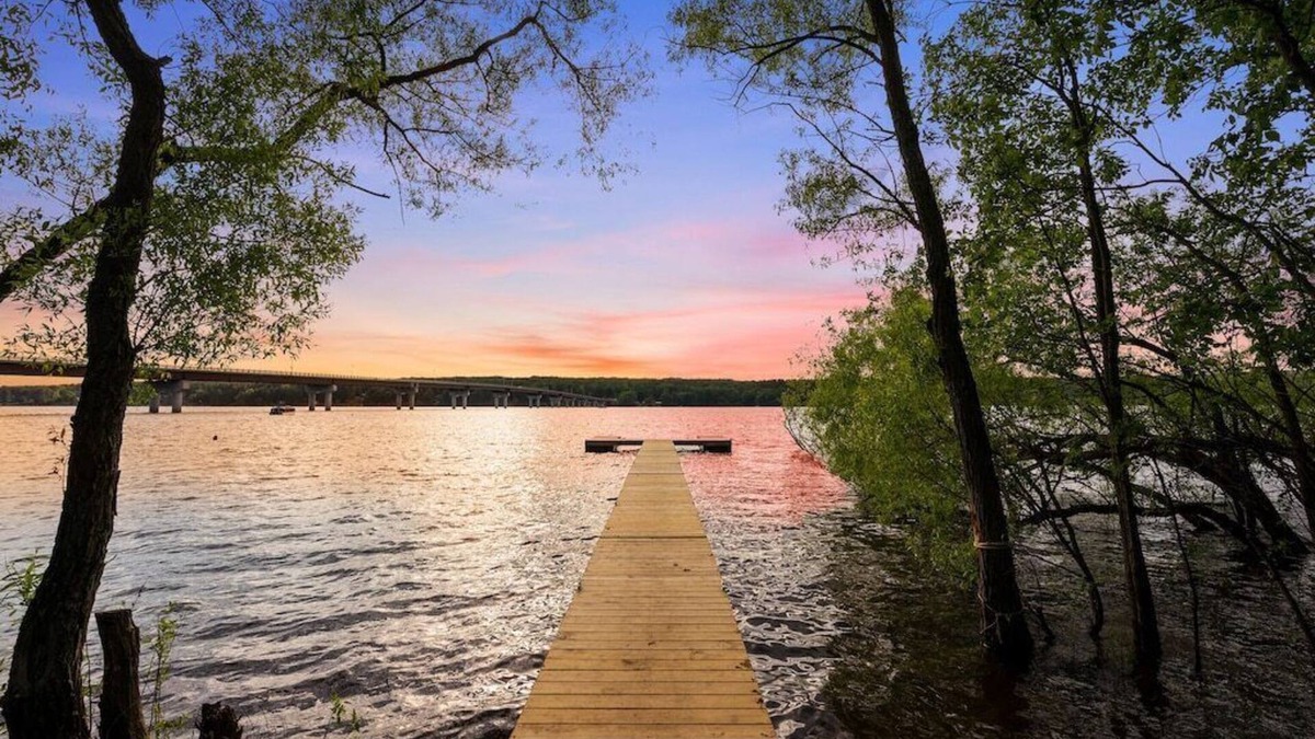 Northville House | South Shore Edgewater Chalet