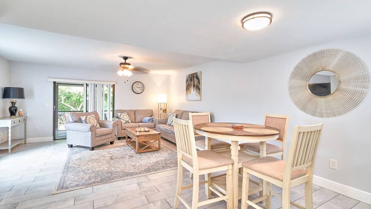 Bayshore Gardens House | South Tampa Retreat: Fenced Yard, Top Location!