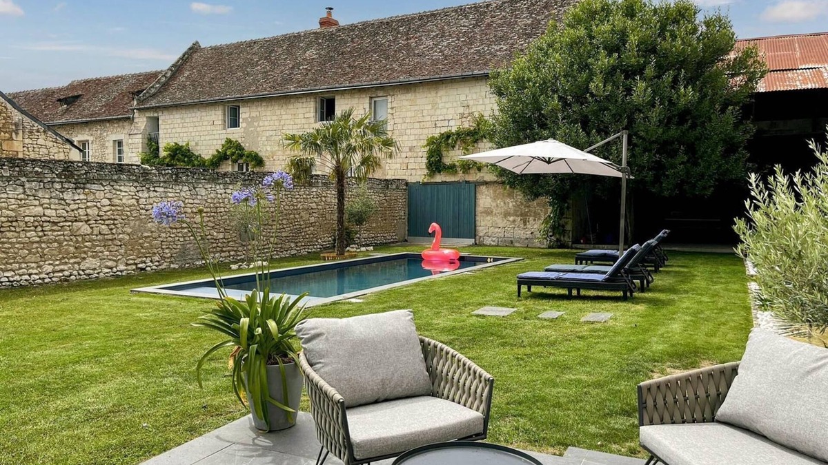 Tavant Cottage | South Touraine village house with swimming pool near Chinon Azay 10 p