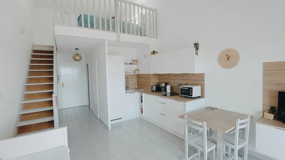 Saint-Aygulf Apartment | SOUTH very nice T2 duplex splendid sea view 2 min walk from the beach WIFI air conditioning