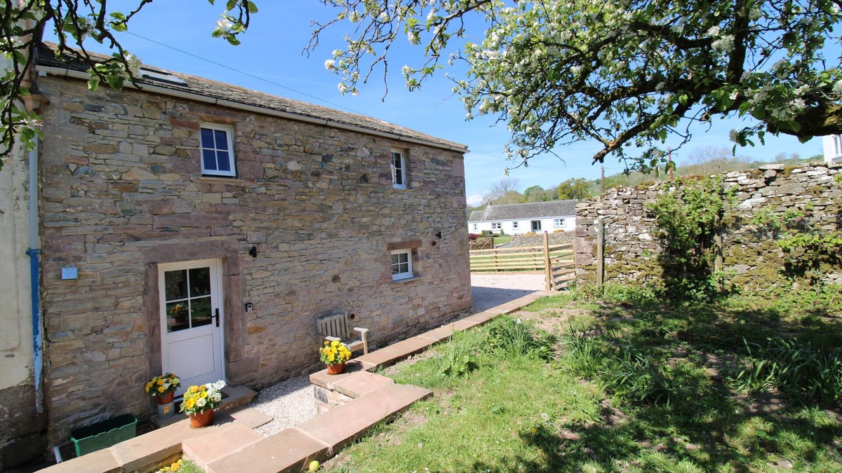 Dacre Cottage | South View Cottage Dacre - sleeps 4 guests in 2 bedrooms