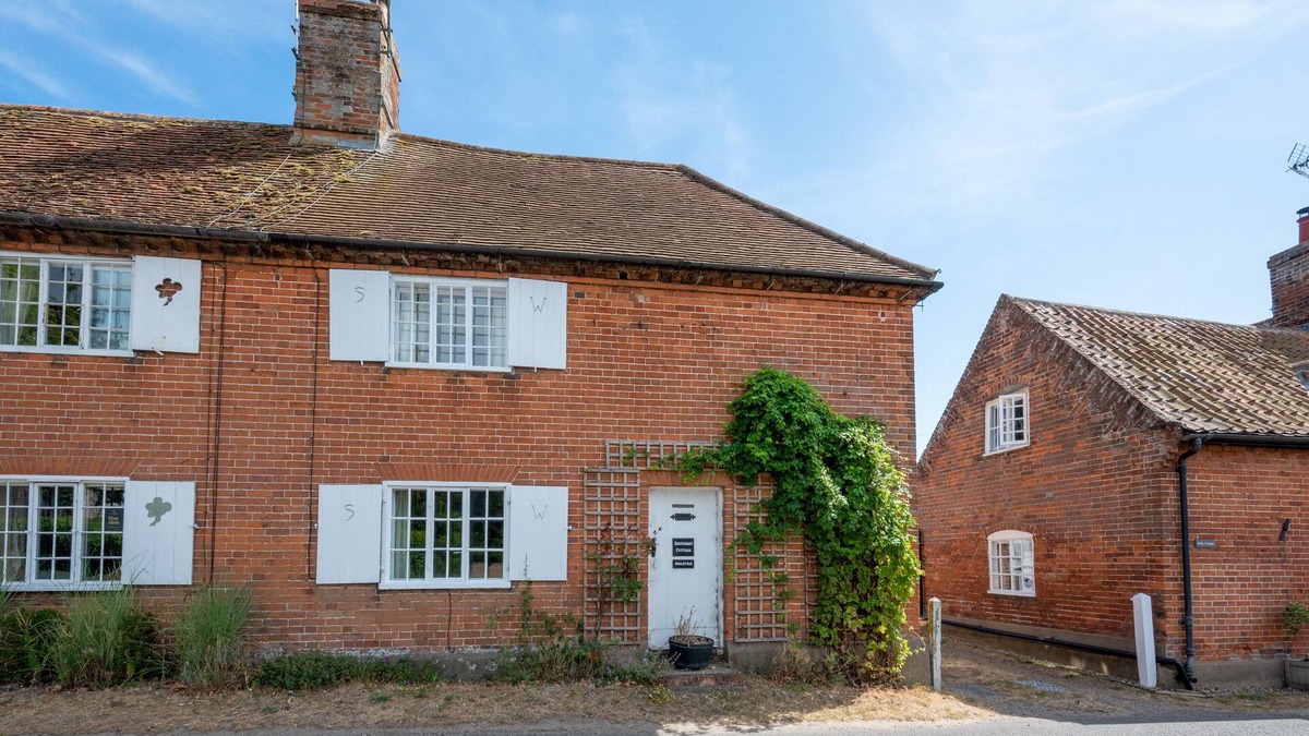 Westleton House | South West Cottage - Three Bedroom House, Sleeps 4