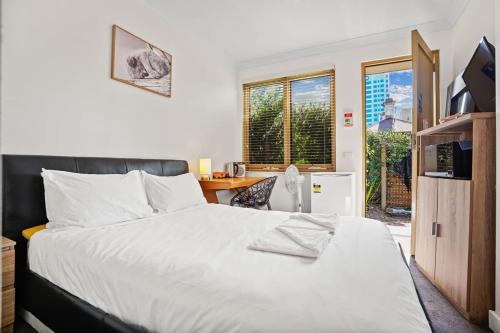 South Yarra Hotel | South Yarra one bedder Simplicity