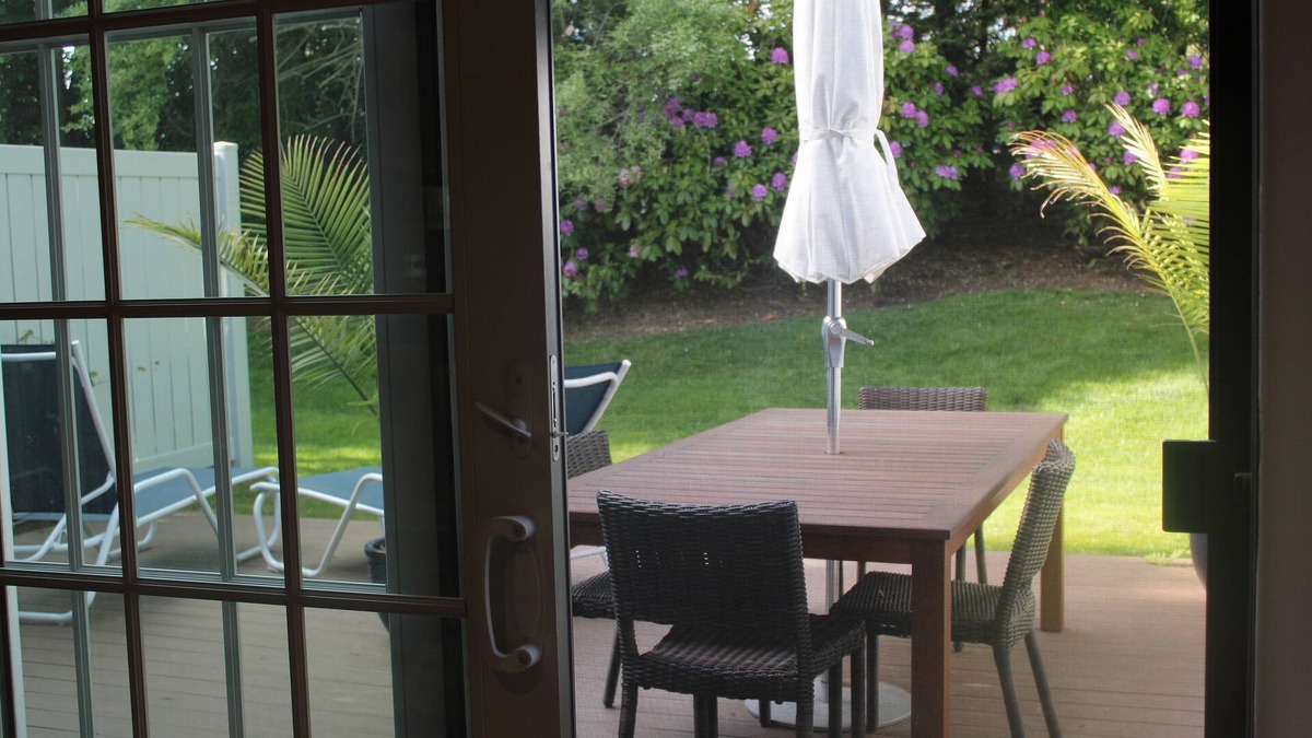 Tuckahoe Condo | Southampton condo close to beach and village