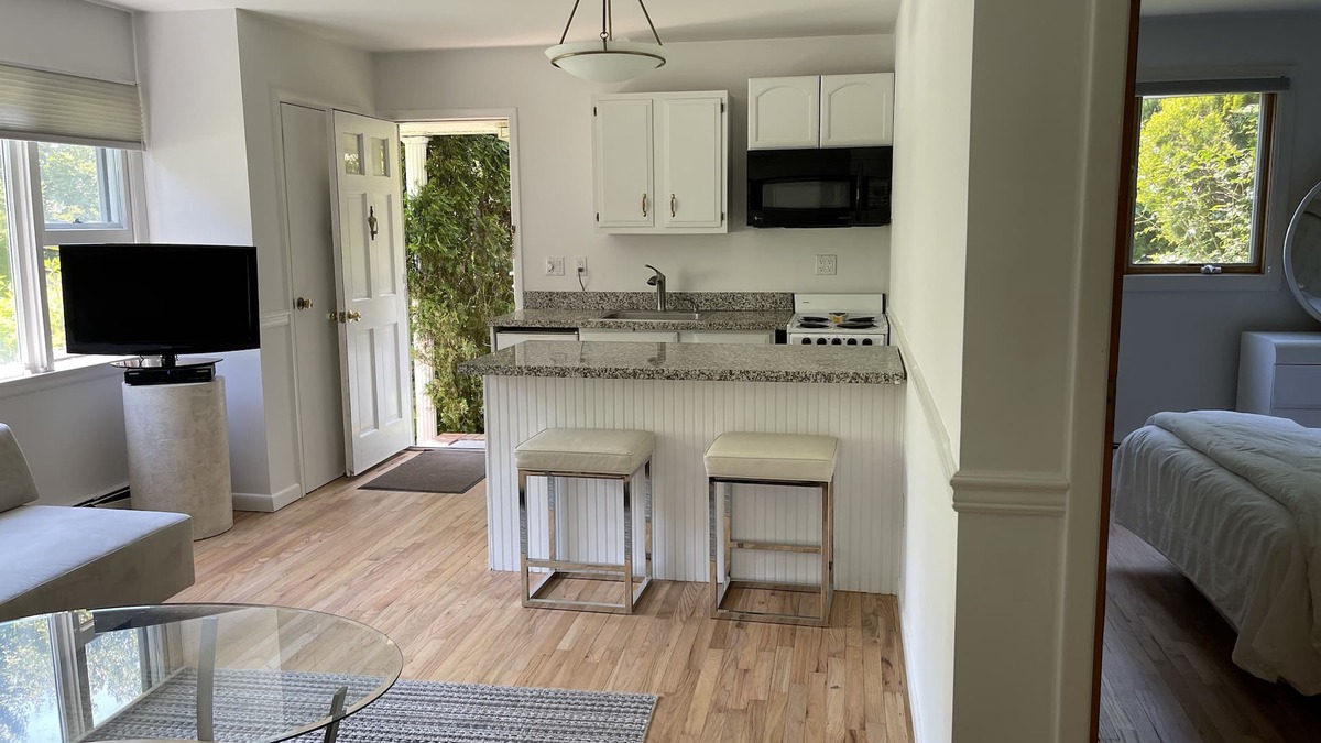 Village of Southampton Apartment | Southampton Village Walk to All