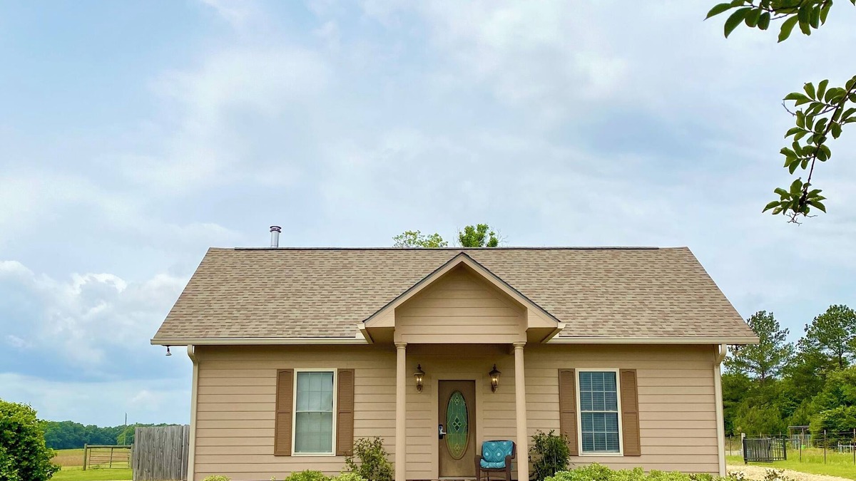 Goshen House | Southern Backroad Retreats (The Pool House)