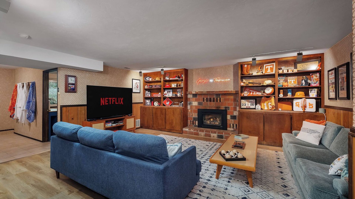 Shelton Apartment | Southern Charm in PNW w/hot tub!