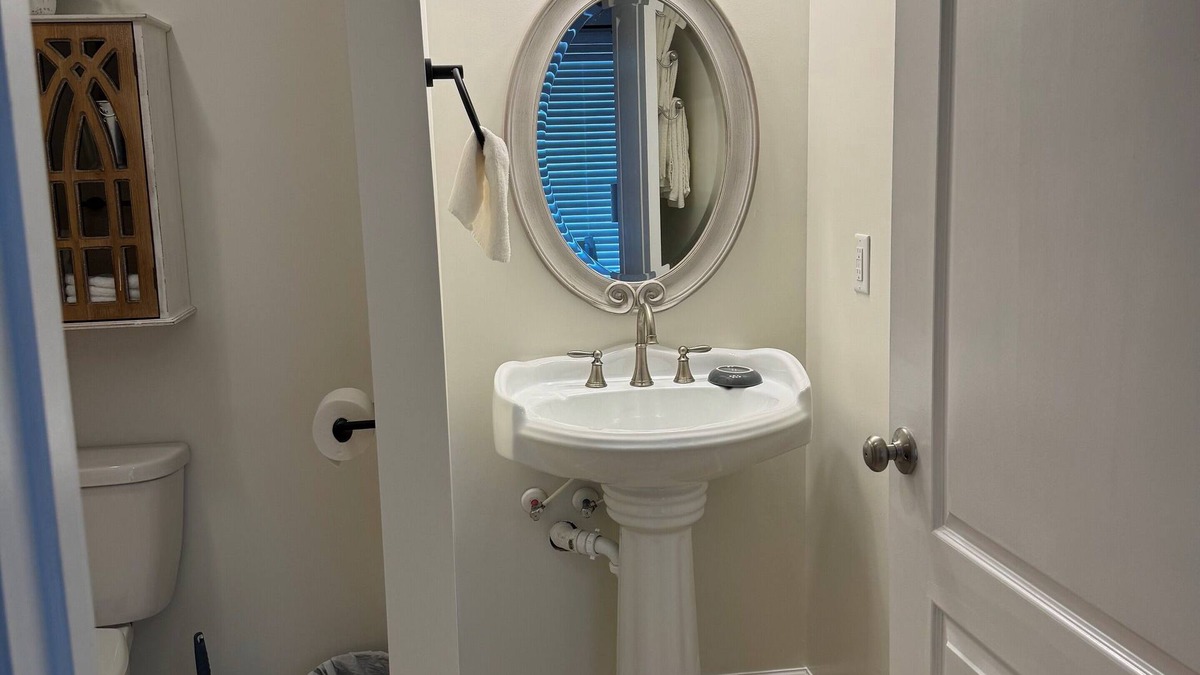 Sylvester Hotel | Southern Charm Meets Spacious Comfort — 6-BR Retreat in Vibrant Sylvester, GA