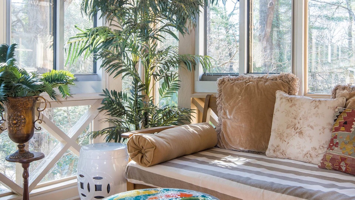 Hendersonville House | Southern charm near downtown