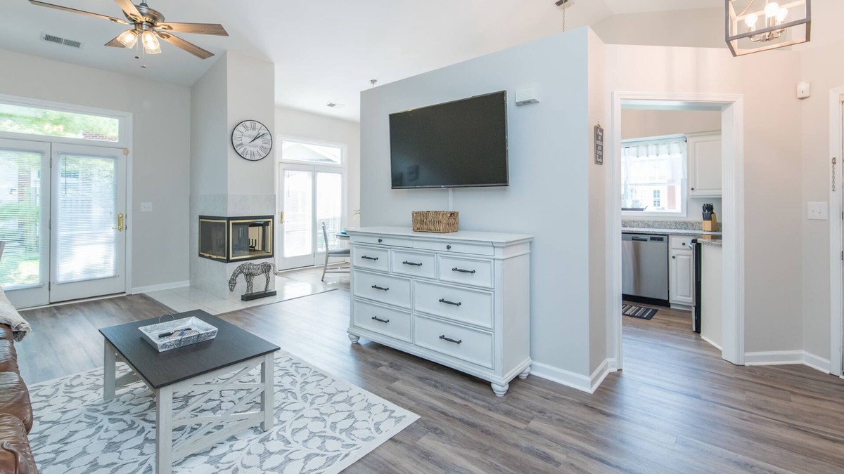 Lexington House | Southern Charm- Spacious Townhome Close to UK