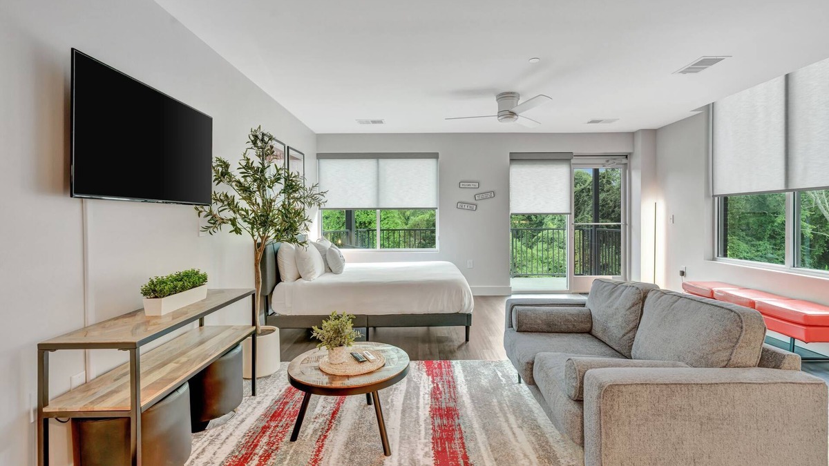 Donelson Apartment | Southern Charm Studio: Y'all Come Stay Awhile