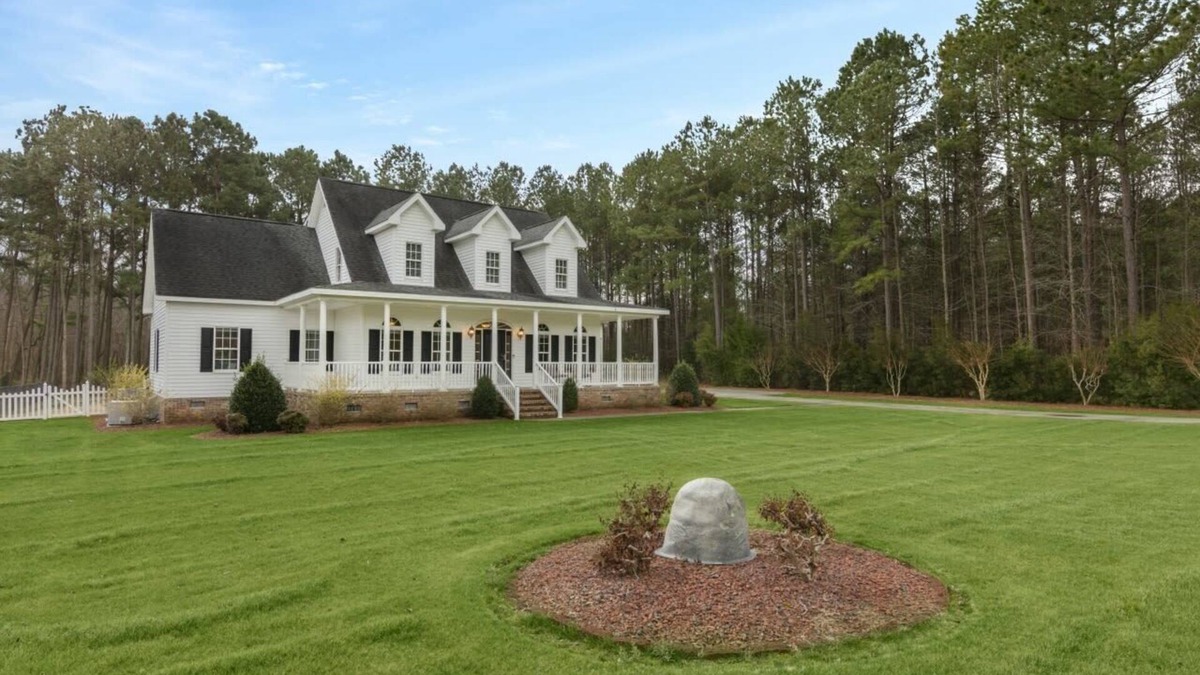 Nash County House | Southern Charm! Theater Room, Hot Tub, Game Space!
