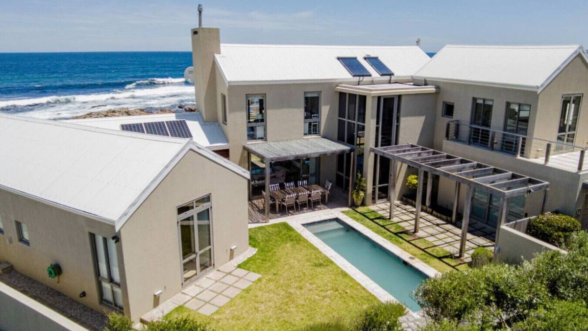 Sandbaai Villa | Southern Comfort Villa | Elegant Seafront Escape | Pool & Cliff Path Access