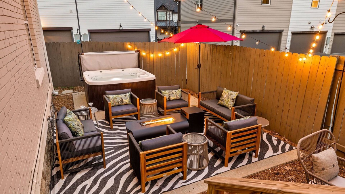 Historic Waverly House | Southern Elegance-Private Hot Tub-Walk to 12 S