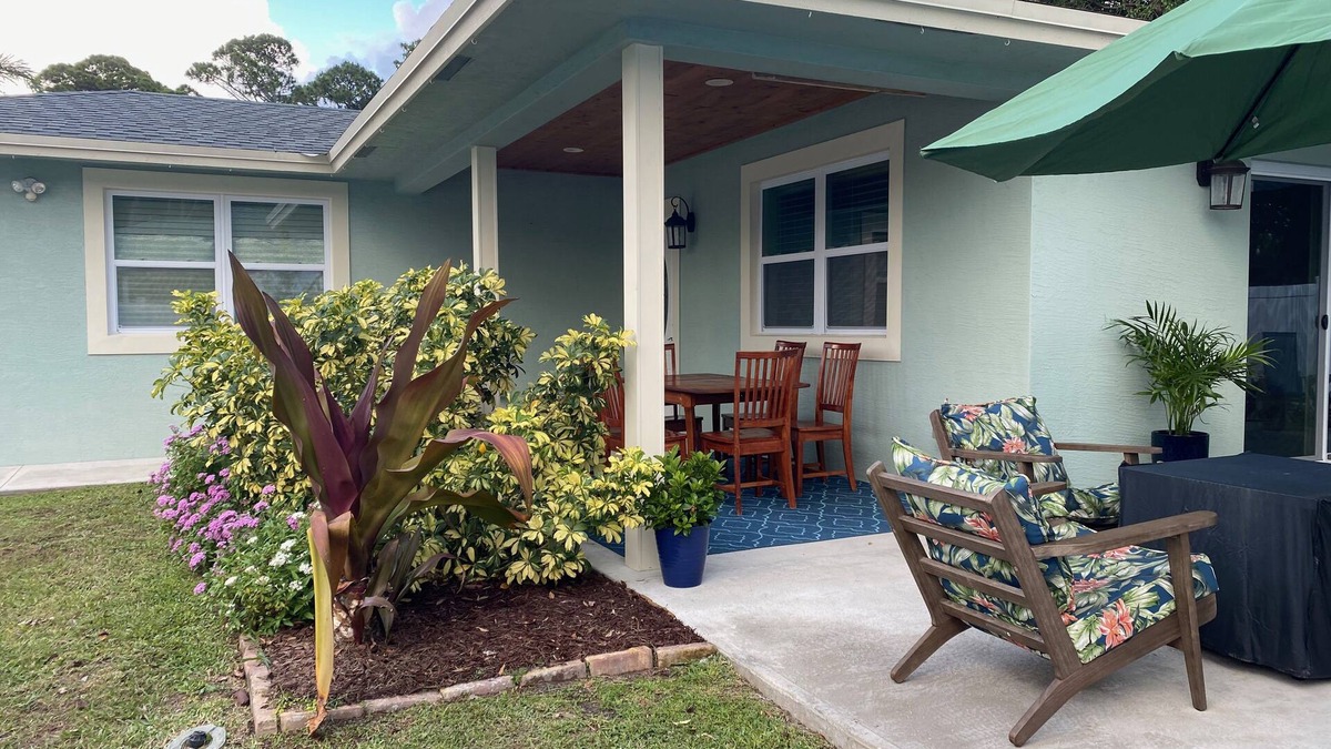 Jupiter House | Southern Memories - Driftwood: Quaint, single family & dog friendly!