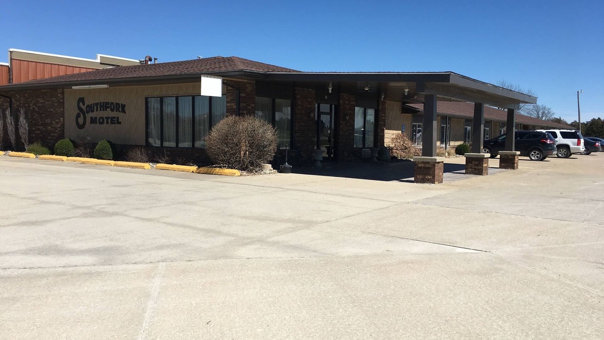 Bloomfield Hotel | Southfork Motel and Grill