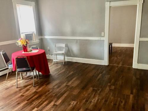 Hartford Apartment | SouthFrank